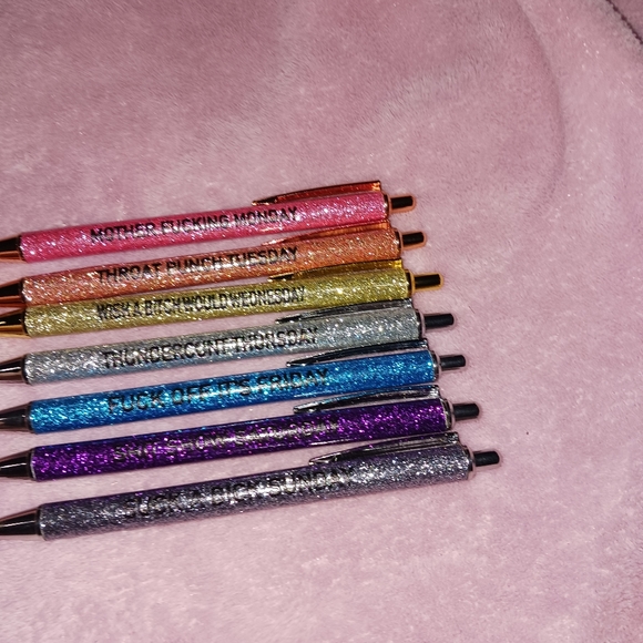 Set of Funny Seven Days of The Week Glitter Ballpoint Pens - Picture 4 of 4